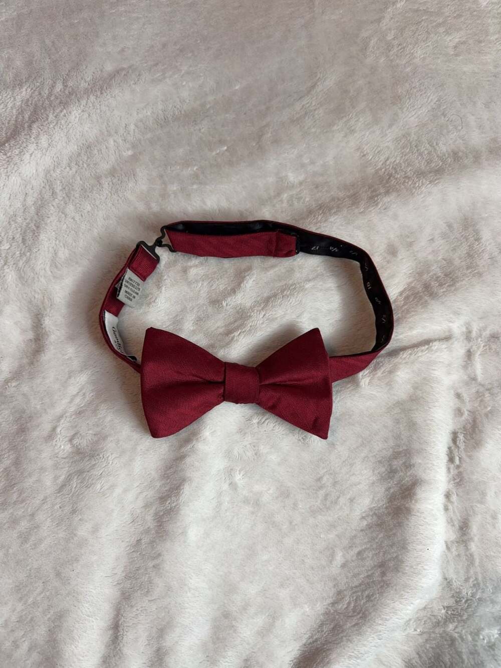 Goodfellow & Co Men's Adjustable Herringbone Bow Tie Burgundy